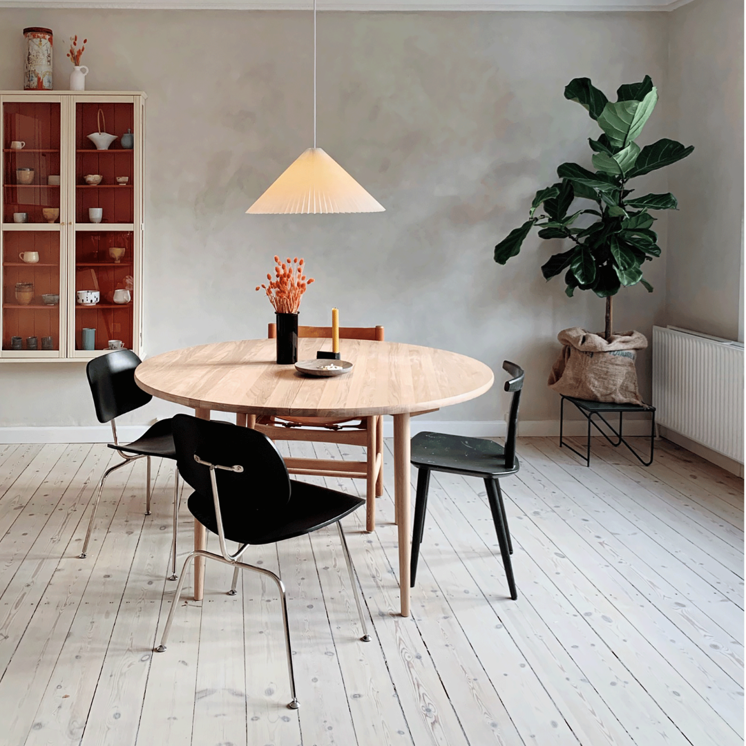 J111 - Spisestuestol