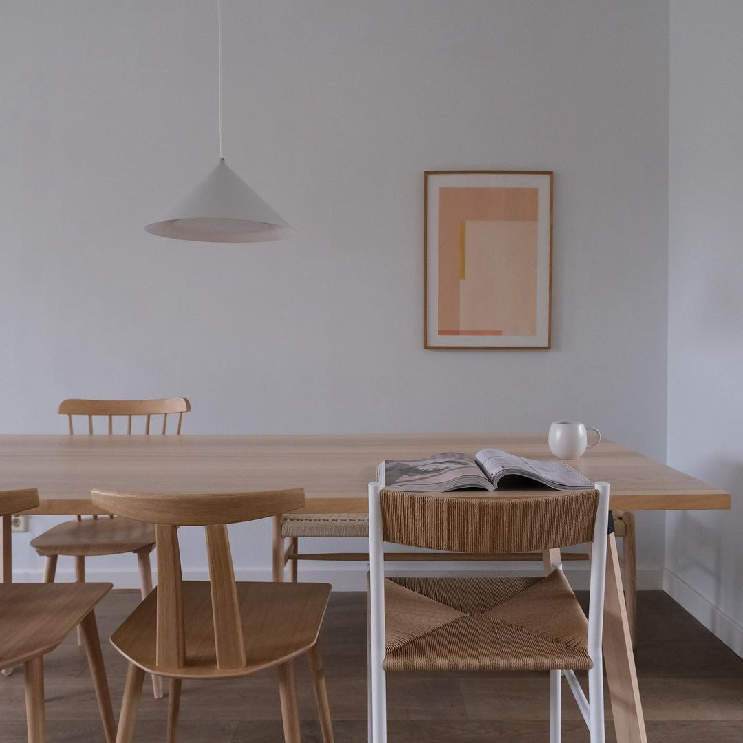 J111 - Spisestuestol