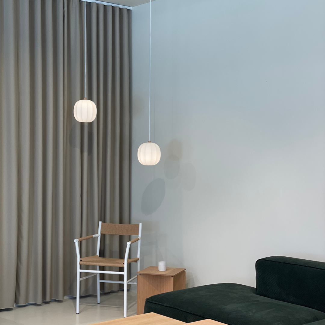 OUR - Pendant, mellom