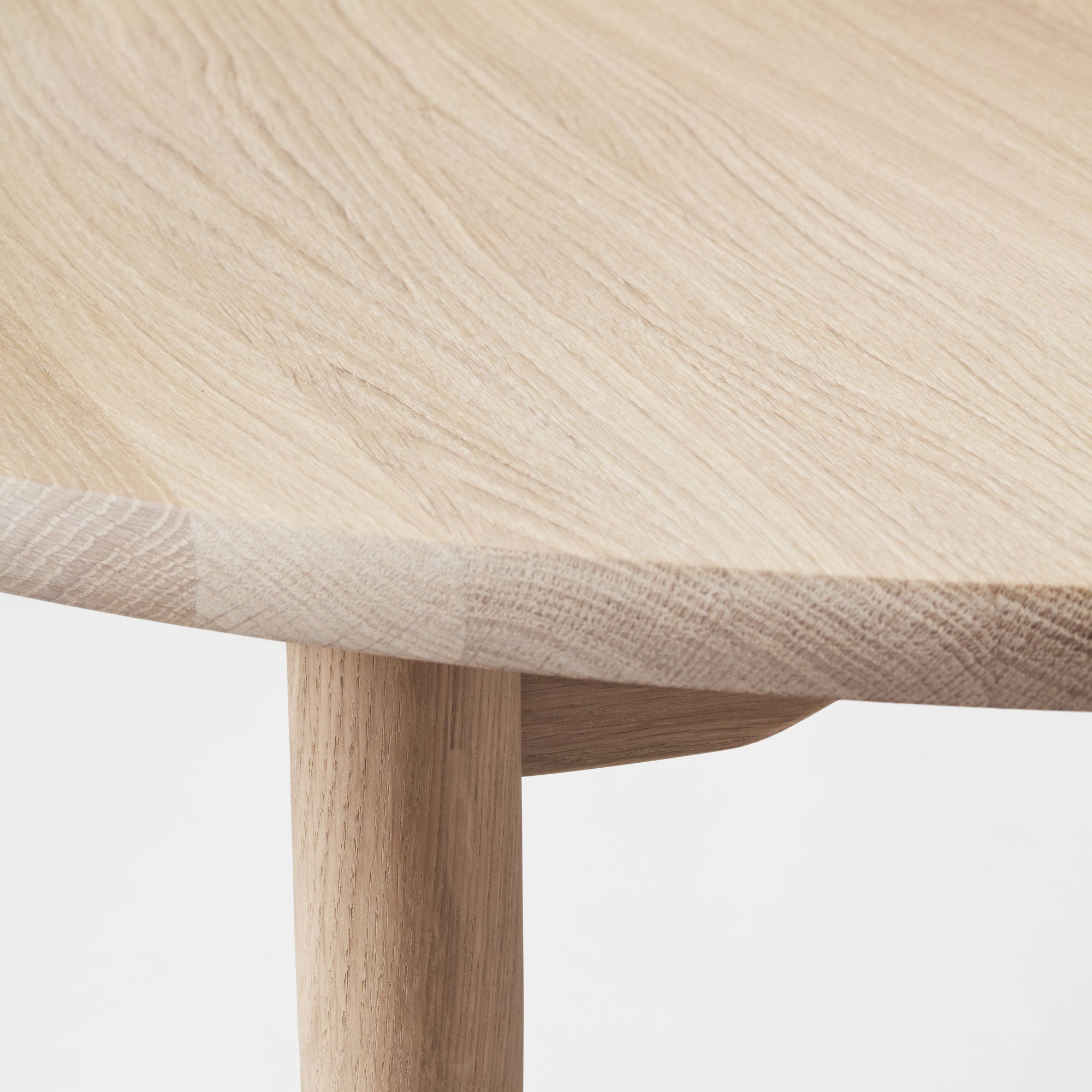 Tre Spisebord Med Uttrekk H ndlagde Spisebord I Vakkert Design tre-spisebord-med-uttrekk-h-ndlagde-spisebord-i-vakkert-design
